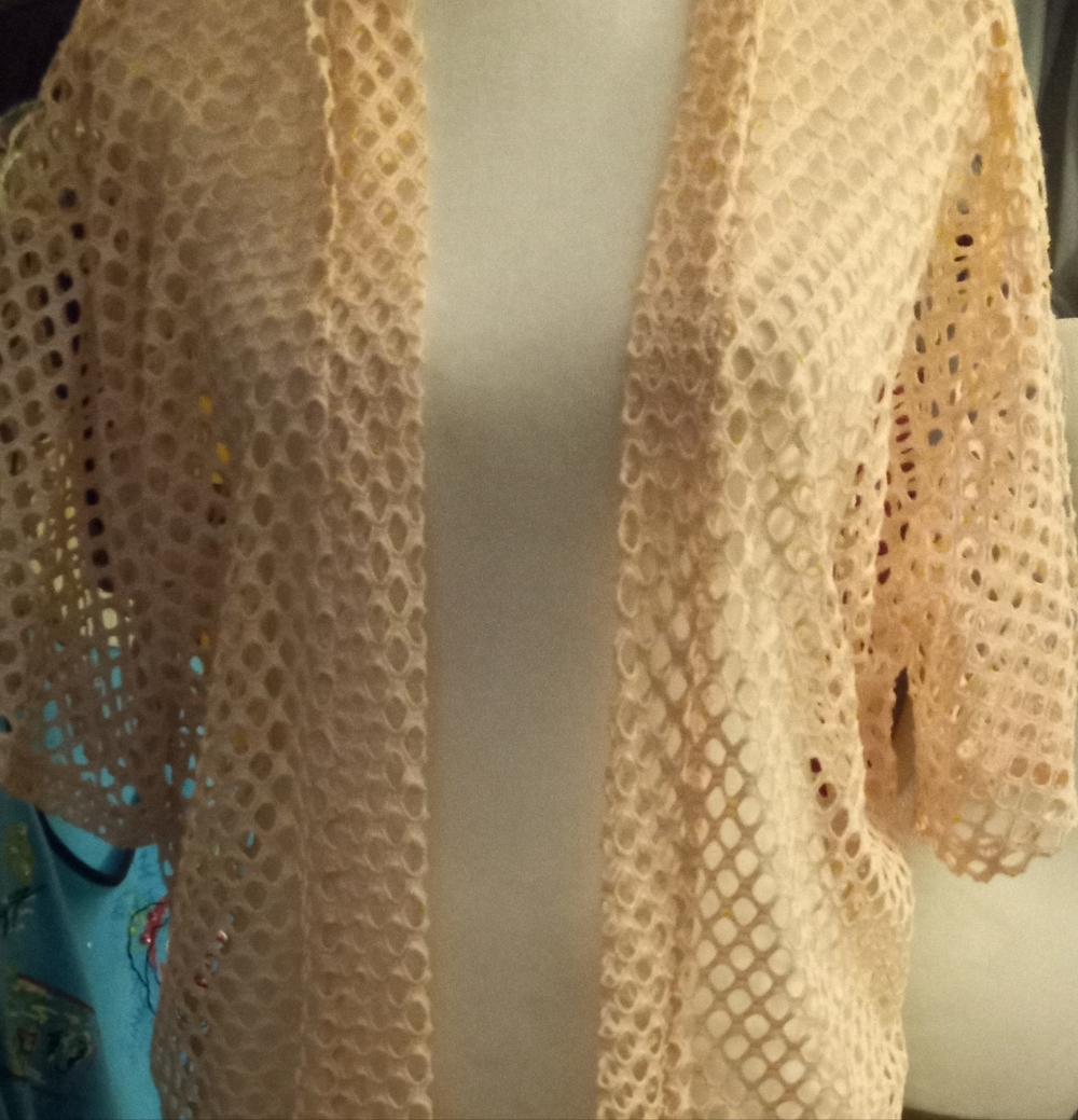 new,open crochet knit beach cover-up,s/s kimono cardigan,mid length size medium.